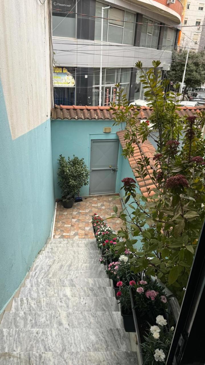 Apartament Host Elios Tirana Zewnętrze zdjęcie